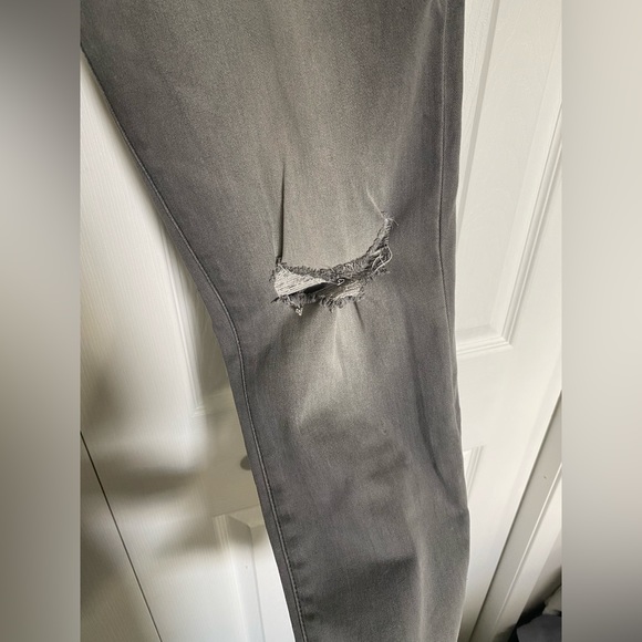 Kancan Grey Distressed Skinny Jeans - Size 13/30 - Picture 3 of 5